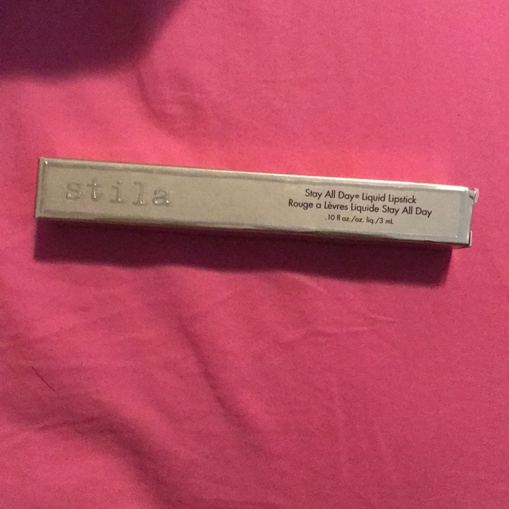 Stilla “stay all day liquid lipstick “ (Bella)